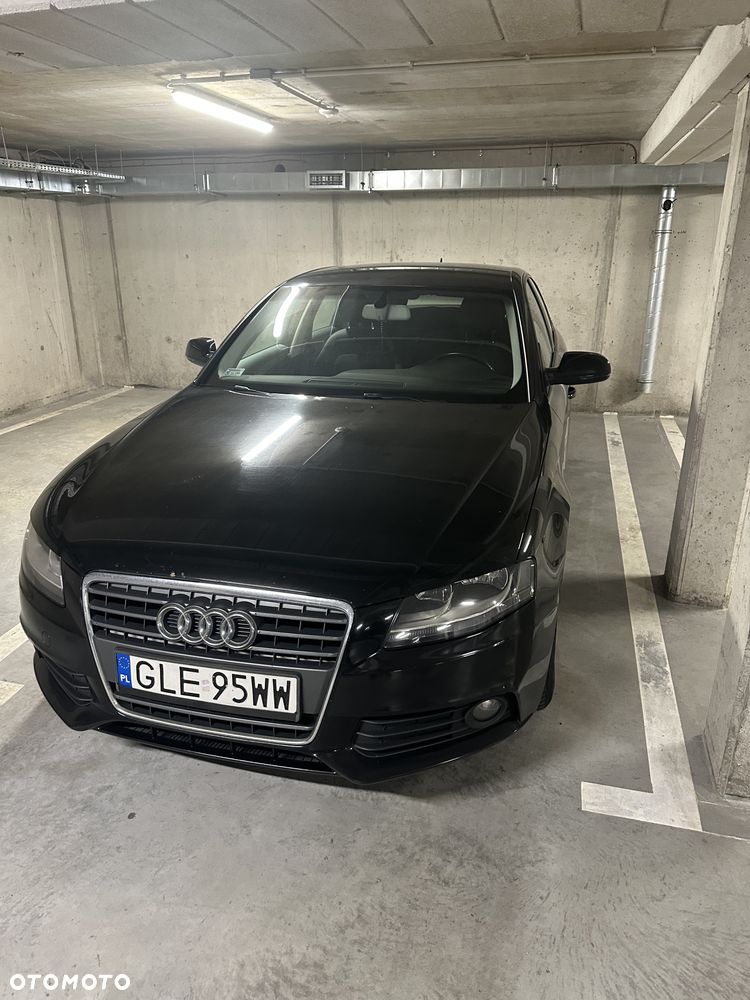 Audi A4 Limousine - 1
