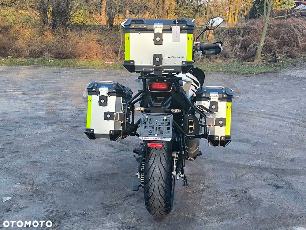 QJMOTOR SRT900S - 12