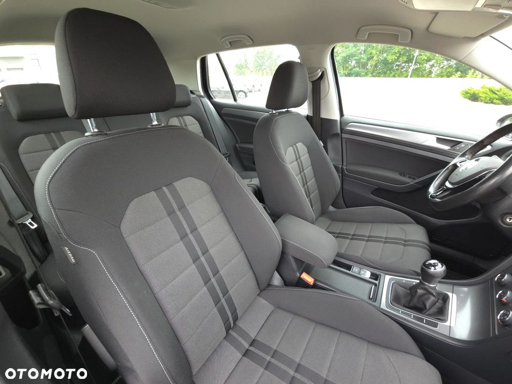 Volkswagen Golf 1.2 TSI BMT Trendline - 17
