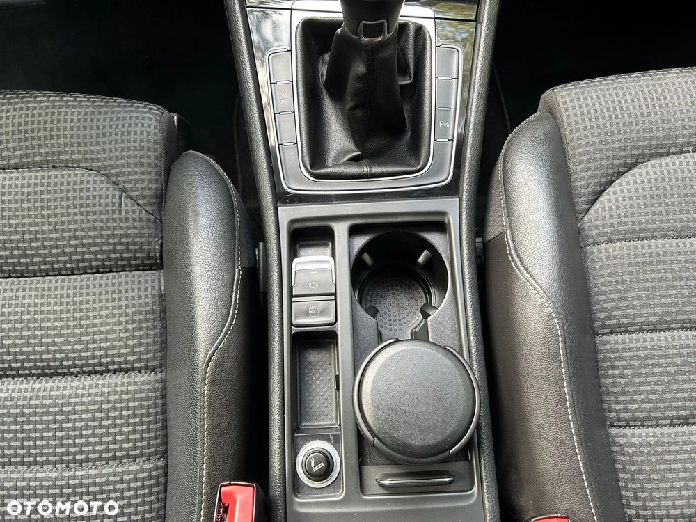 Volkswagen Golf Variant 2.0 TDI BlueMotion Technology Highline - 18