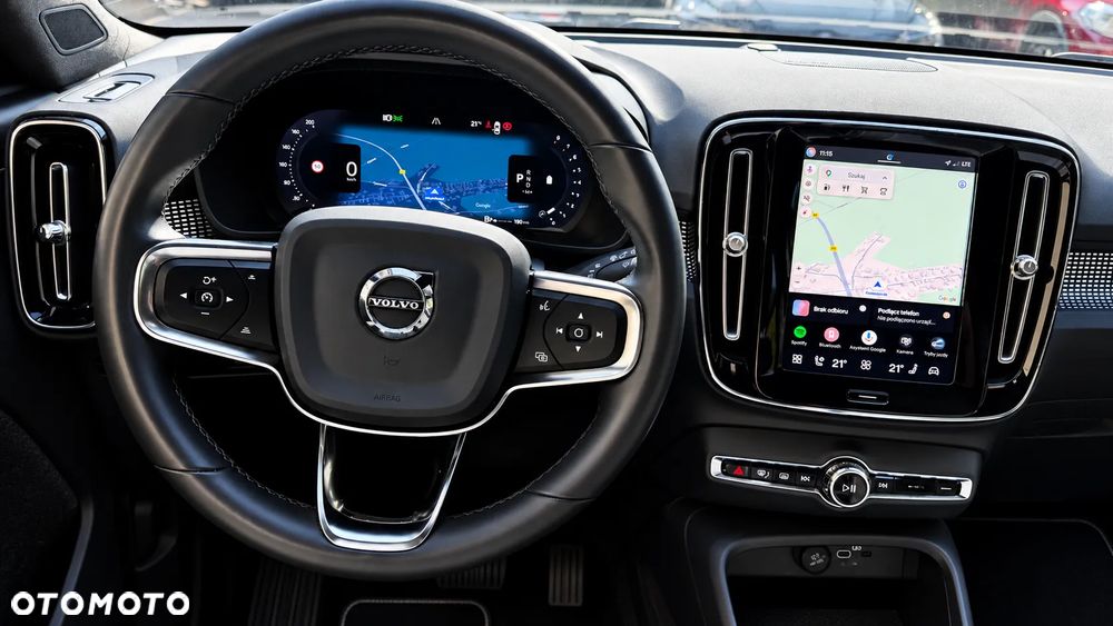 Volvo XC 40 B3 B DKG Ultra Black Edition - 18