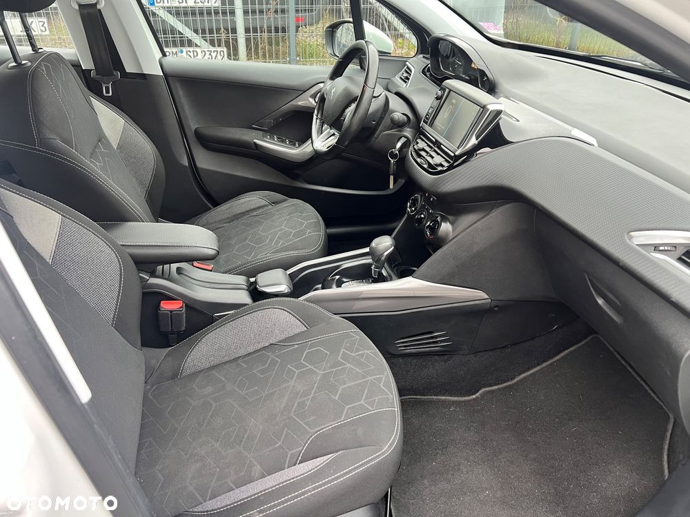 Peugeot 2008 PureTech 110 GPF Stop&Start EAT6 Active - 19