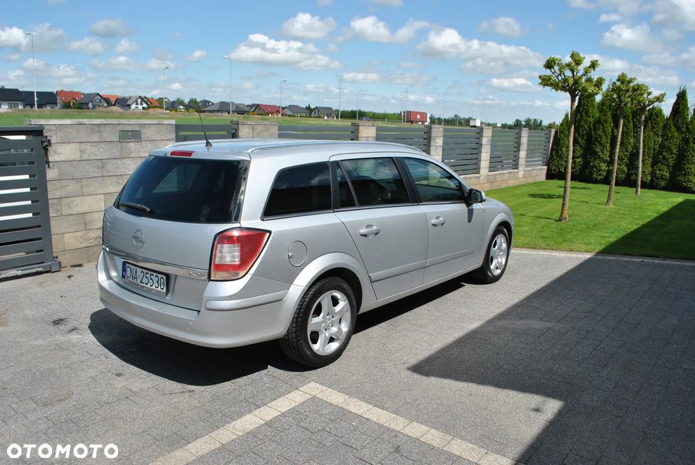 Opel Astra 1.9 CDTI Elegance - 14
