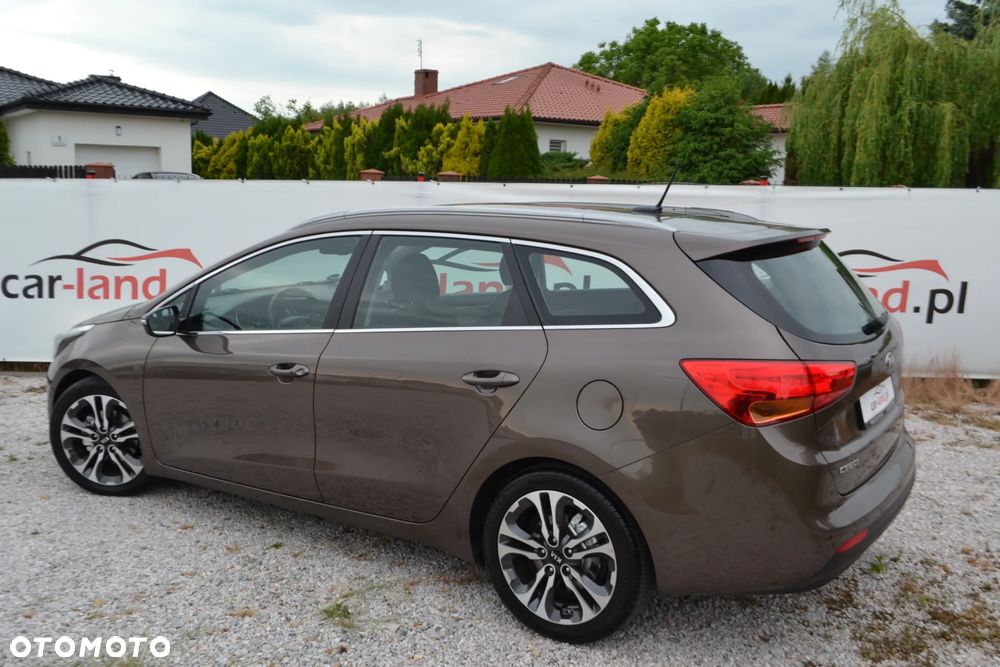 Kia Ceed - 10