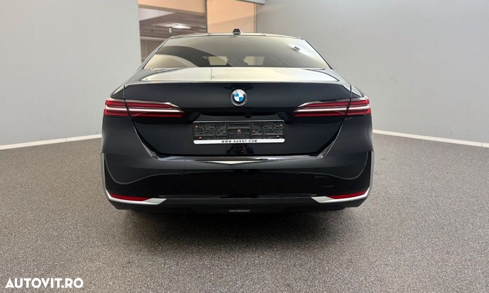 BMW Seria 5 520i AT MHEV - 4
