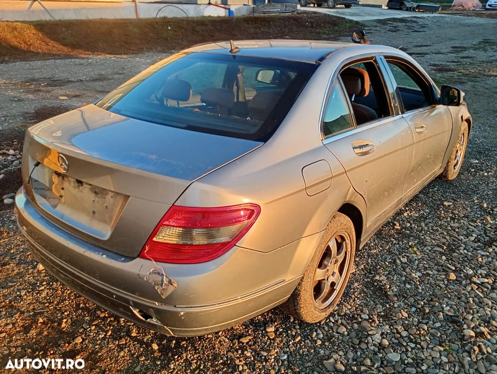 Mercedes-Benz C 200 CDI DPF BlueEFFICIENCY Avantgarde - 6