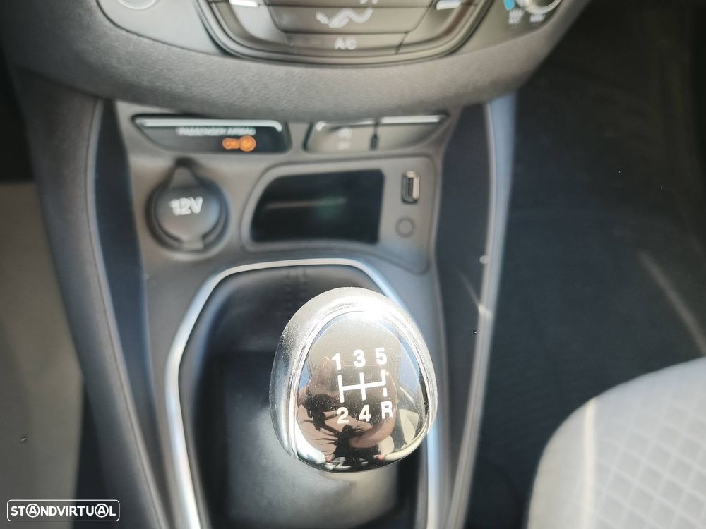 Ford Tourneo Courier 1.0 EcoBoost Titanium - 39