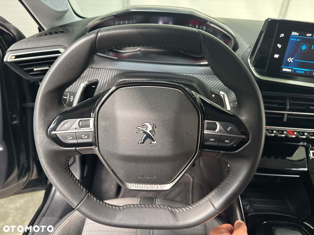 Peugeot 208 PureTech 100 EAT8 Allure - 8