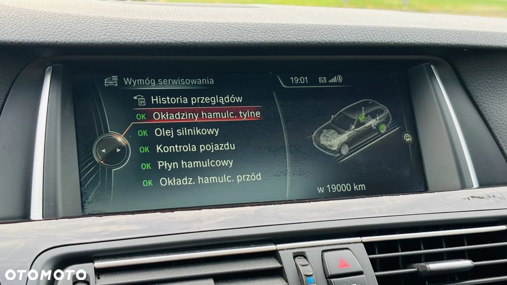 BMW Seria 5 525d xDrive Luxury Line - 11