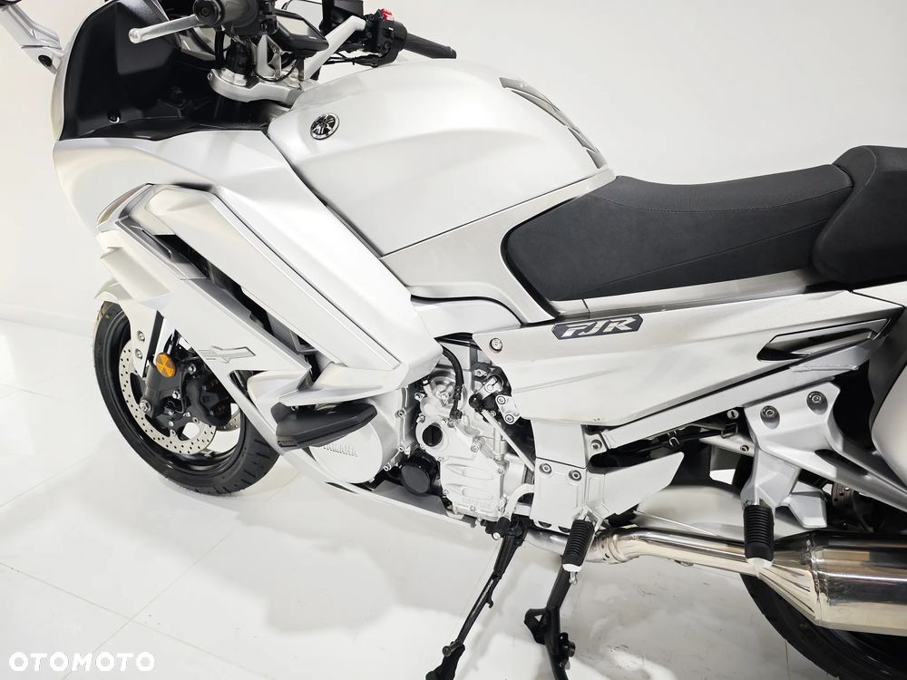 Yamaha FJR - 7