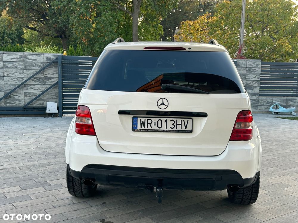 Mercedes-Benz ML 350 4-Matic - 12