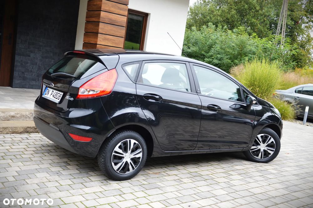 Ford Fiesta 1.25 Ghia - 8