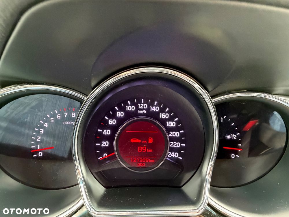 Kia Ceed - 9