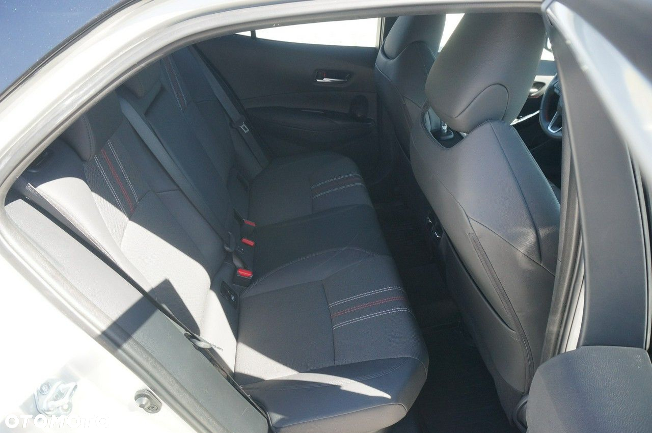 Toyota Corolla - 32