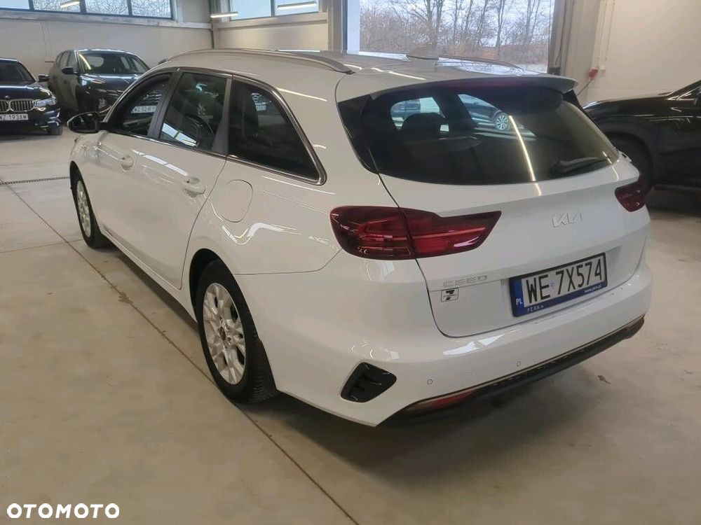 Kia Ceed - 4