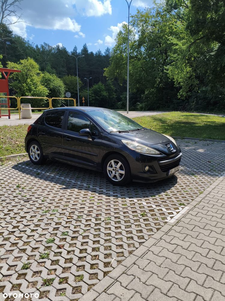 Peugeot 207 - 1