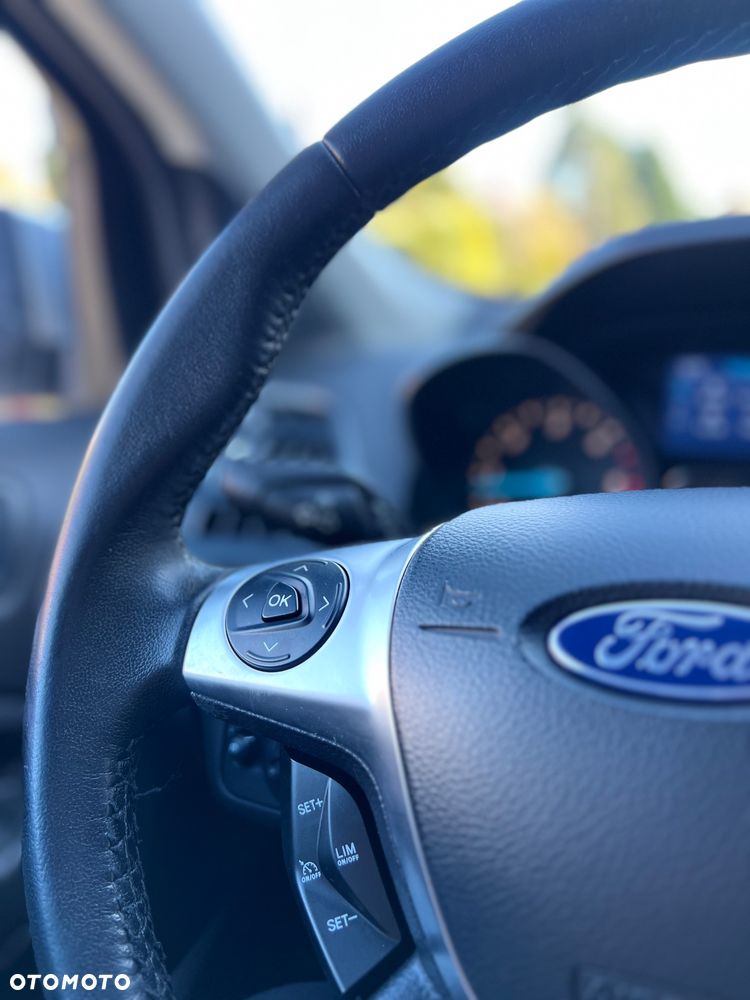 Ford Kuga 2.0 TDCi 2x4 Titanium - 31