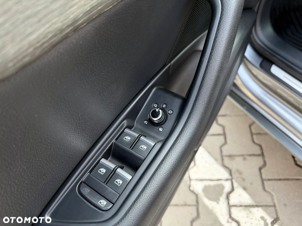 Audi A4 Limousine 40 TFSI S tronic S line - 15
