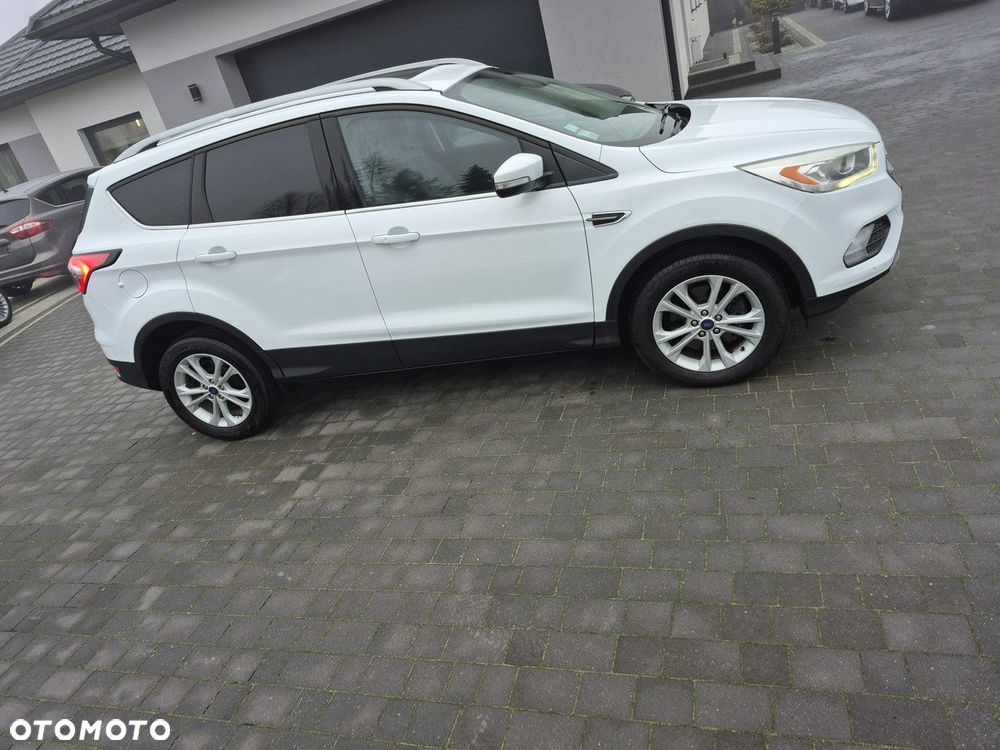Ford Kuga - 12