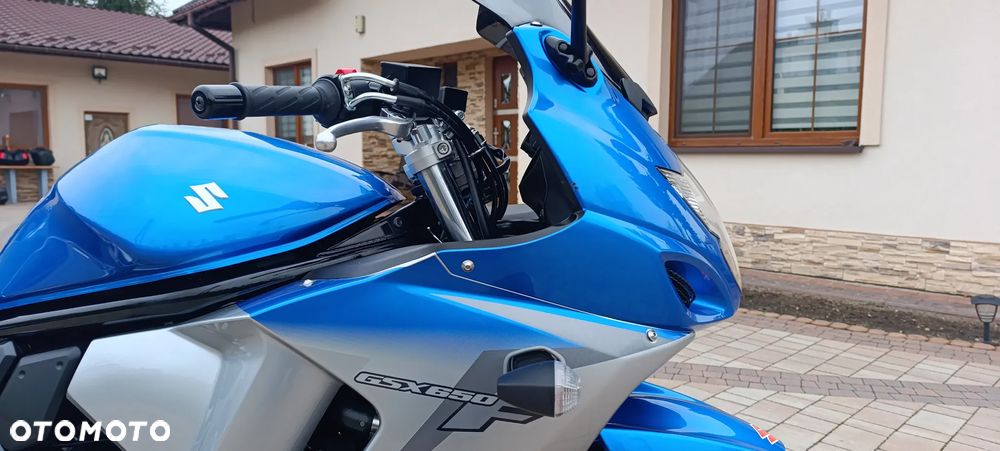 Suzuki GSX-R - 30
