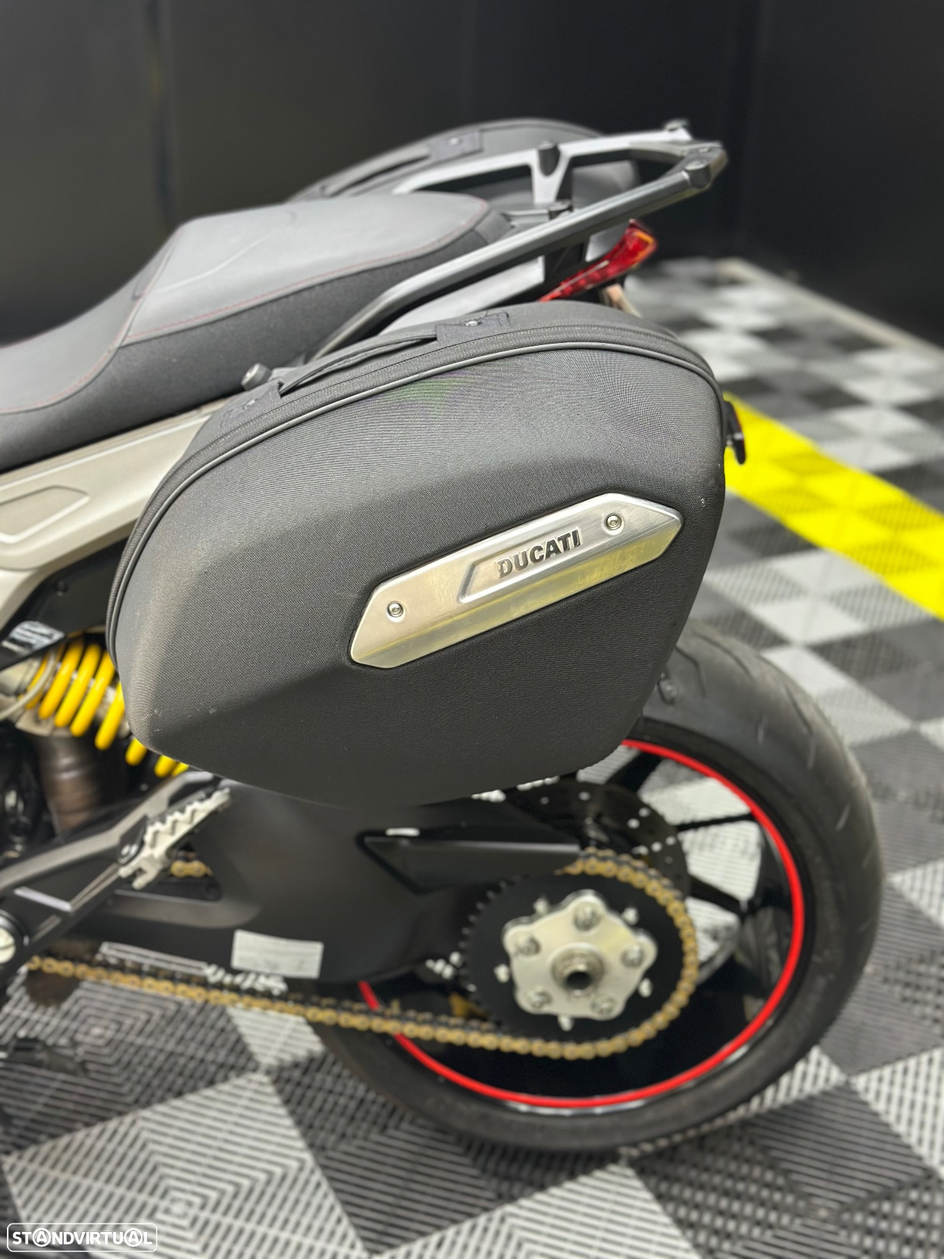 Ducati Hyperstrada 939 - 9