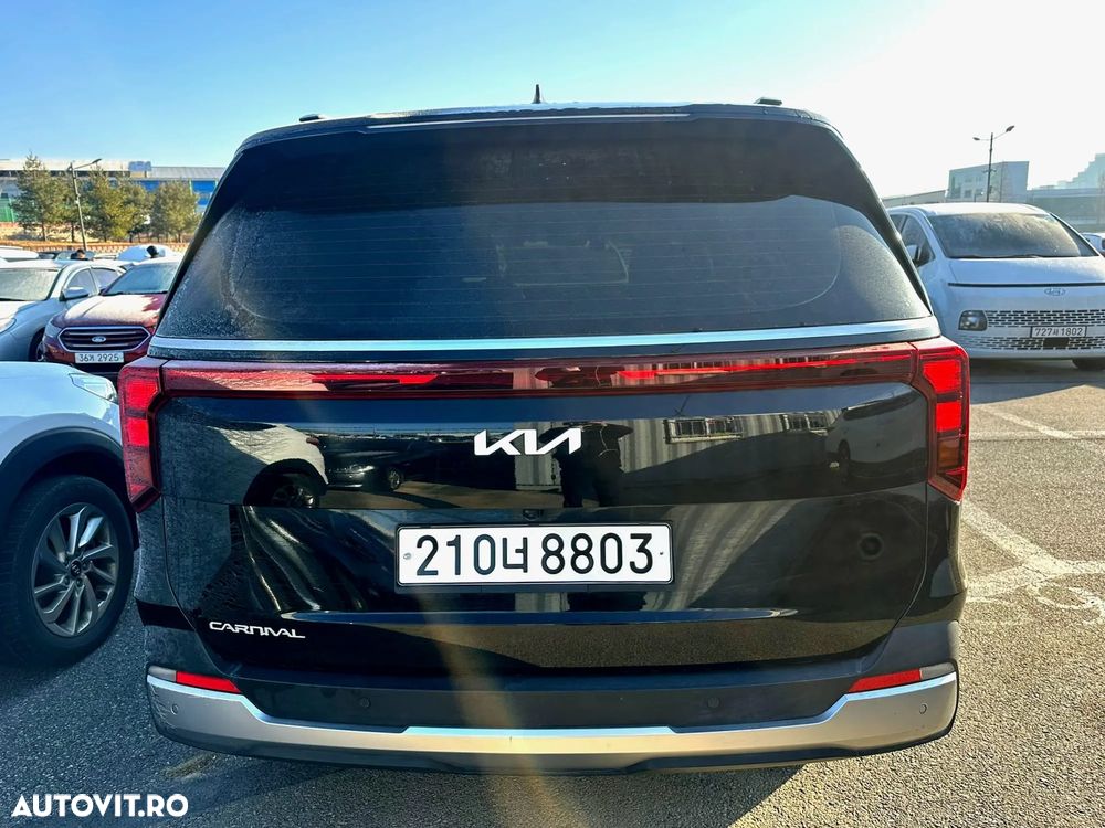 Kia Carnival - 3