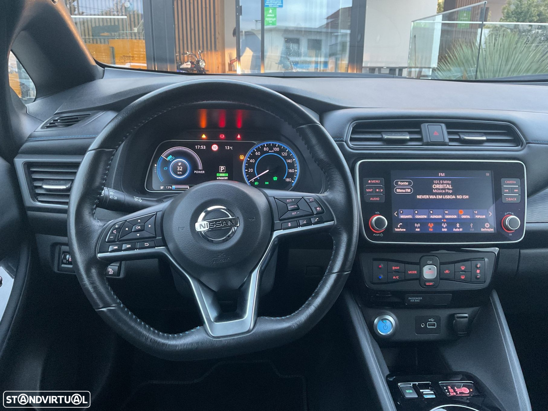 Nissan Leaf N-Connecta - 32