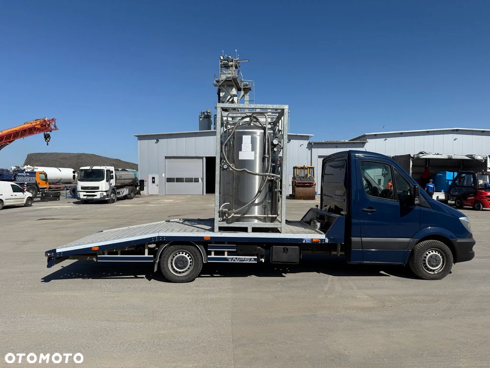 Mercedes-Benz Sprinter - 14