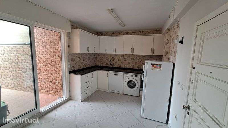 Apartamento T1+1 na Póvoa de Varzim (junto ao mar) - Grande imagem: 2/12