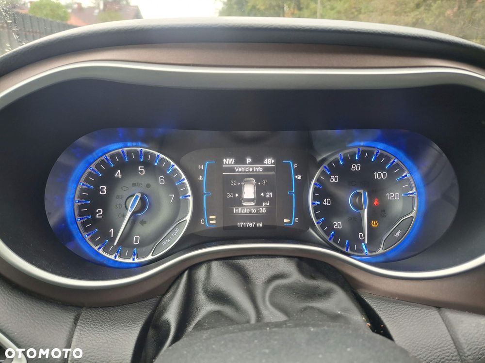 Chrysler Pacifica - 11
