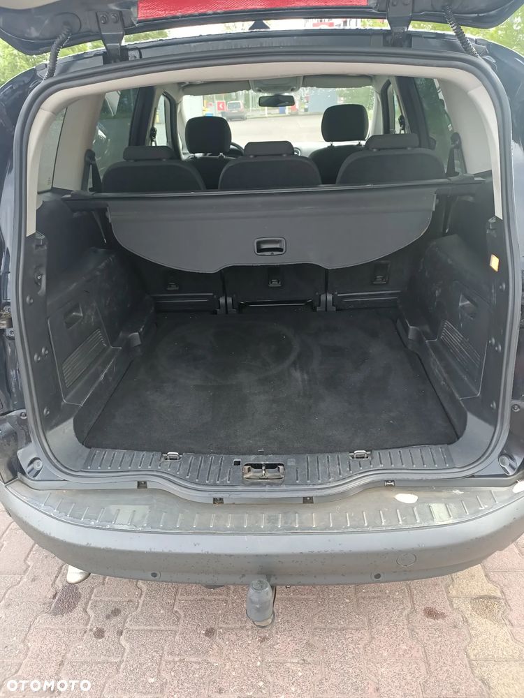 Ford S-Max - 8