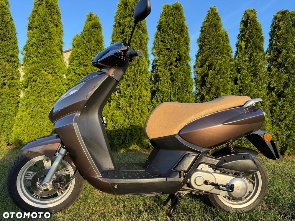 Peugeot Kisbee - 1