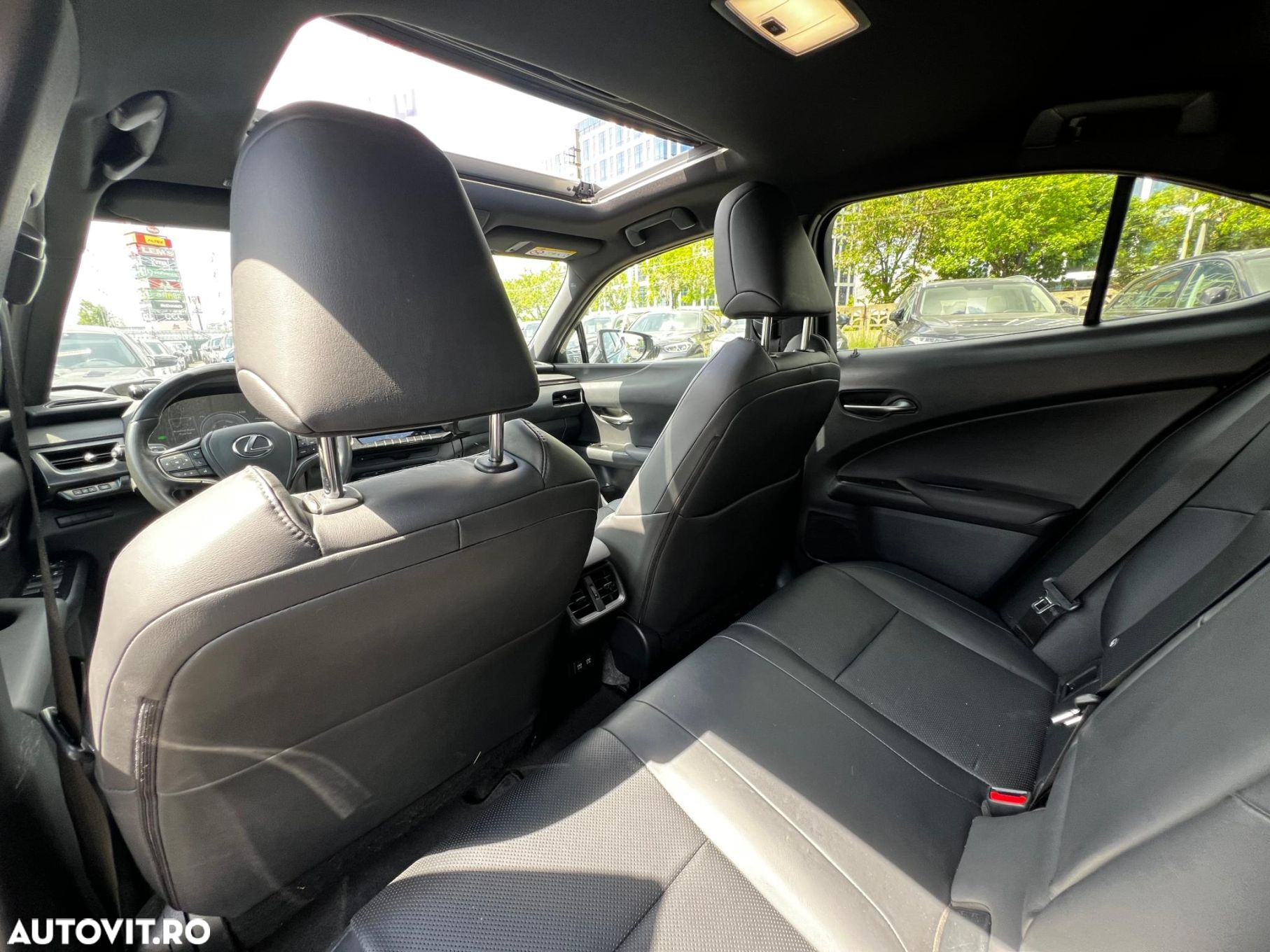 Lexus UX 250h 2.0L HEV 20H- (178 HP) 4X2 CVT Executive - 21