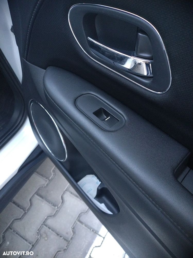 Honda HR-V 1.5 i-VTEC CVT Executive - 13