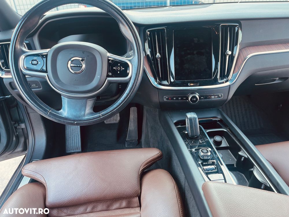 Volvo V60 Cross Country B4 D AWD Geartronic Pro - 13