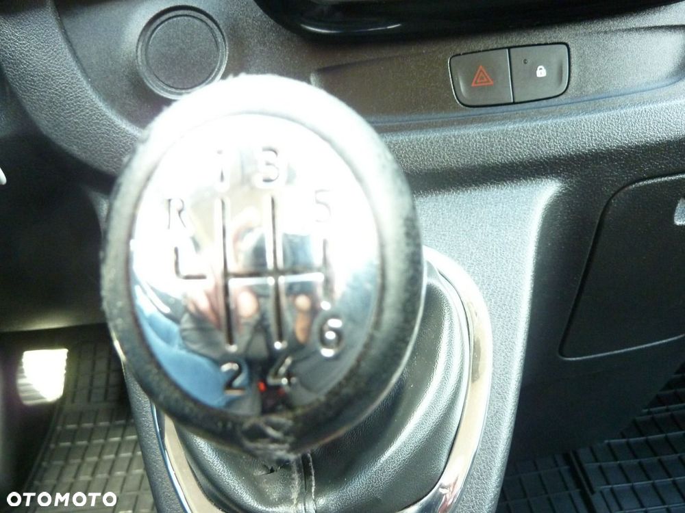 Opel Vivaro - 23