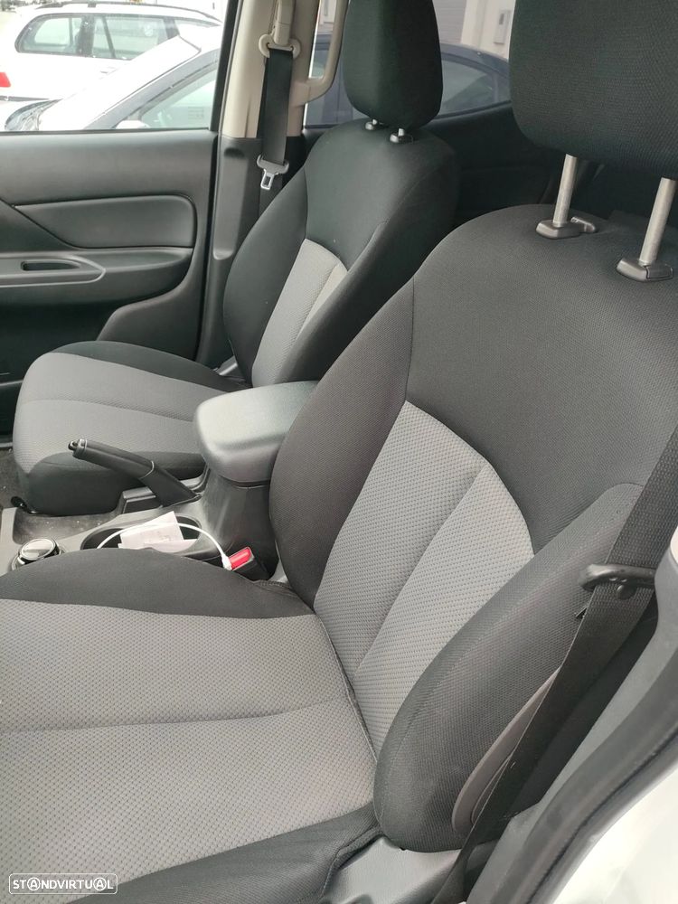 Mitsubishi L200 2.3 DI-D Space Cab Invite 4WD - 4