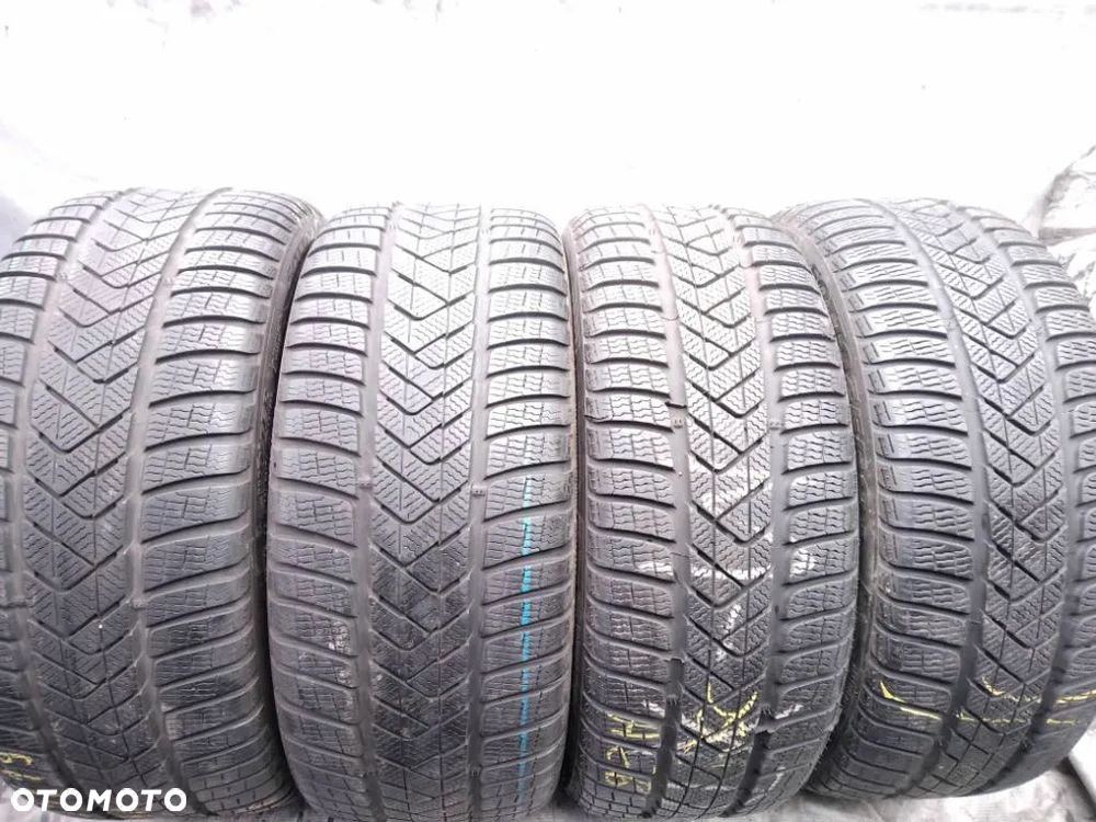 Pirelli Winter Sottozero 3 255.35 R19 96V 225.40 R19 93H 2024 7-7.5mm - 1