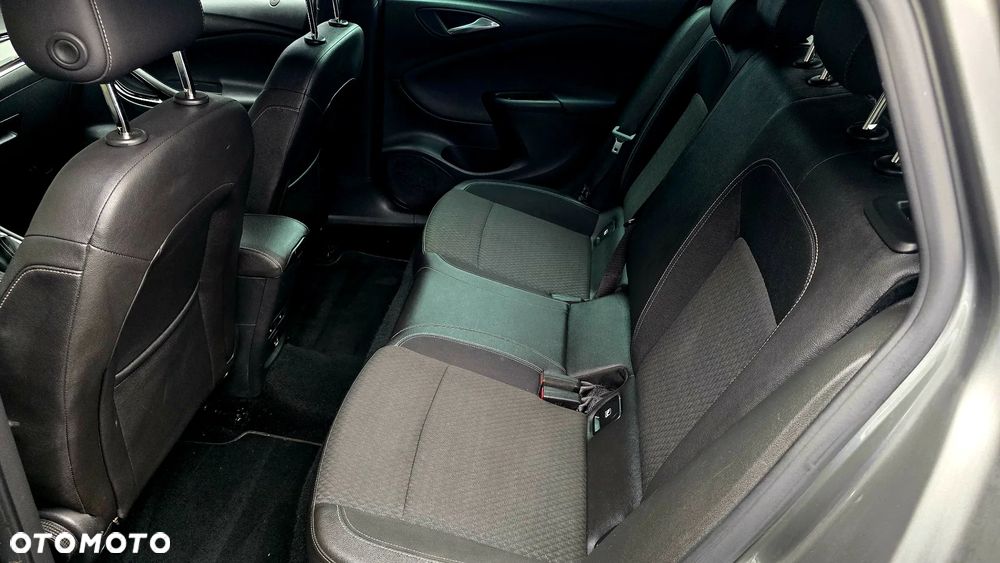 Opel Astra 1.4 Turbo Start/Stop Dynamic - 17