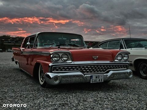 Ford Fairlane - 34