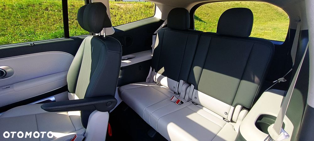 Hyundai IONIQ 9 110kWh Calligraphy AWD - 33