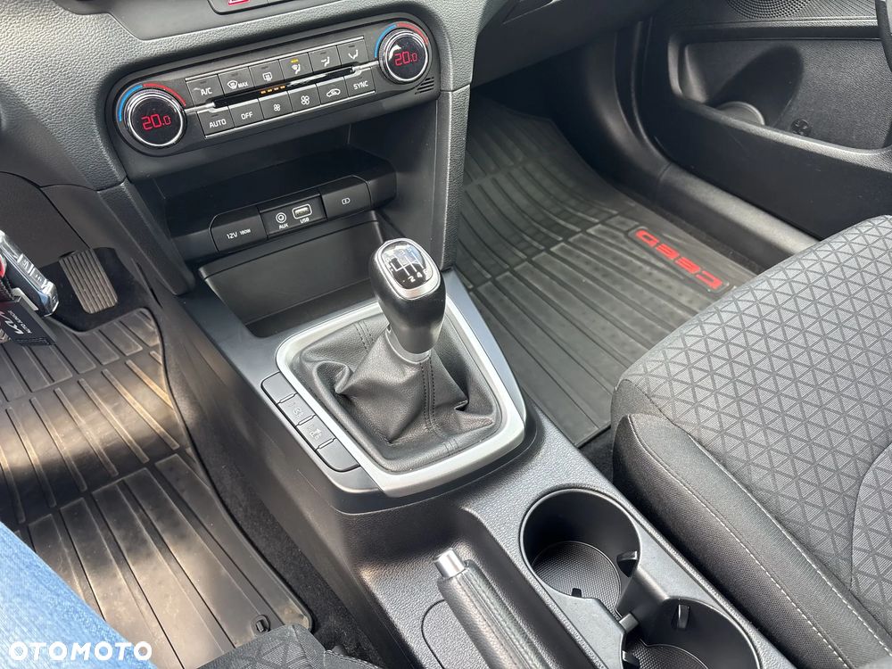Kia Ceed 1.4 T-GDI M - 15