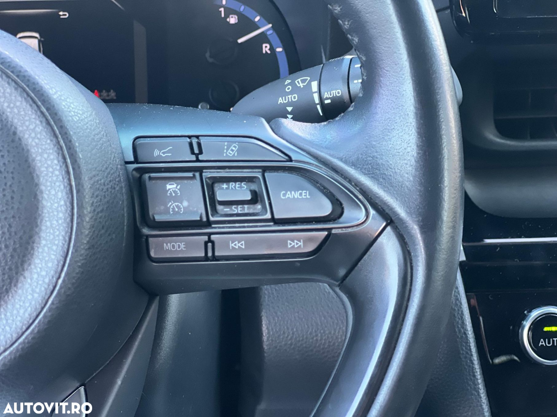 Toyota Yaris Cross 1.5 VVT-i HSD 4x2 Dynamic - 18
