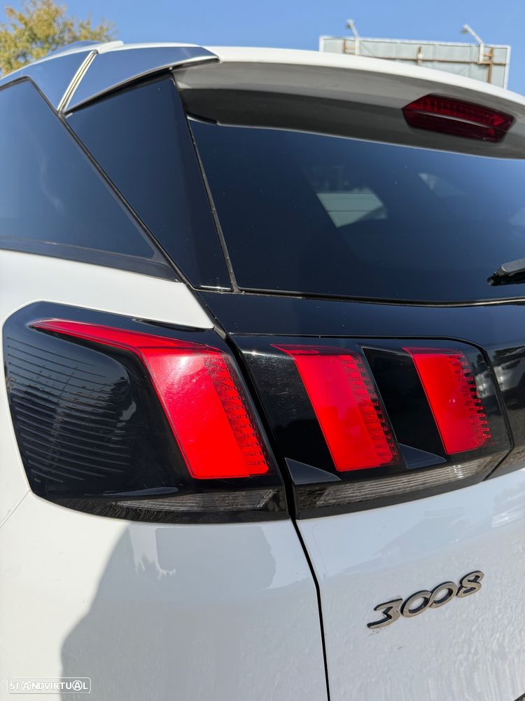 Peugeot 3008 PureTech 130 Stop & Start GPF Allure - 11