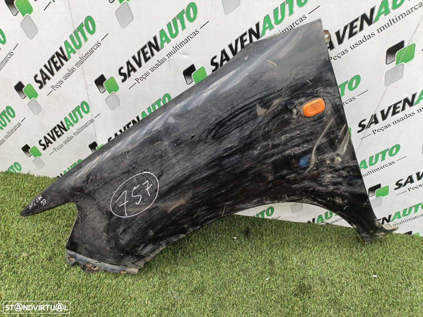 Guarda Lamas Esq Toyota Hilux (_N1_, _N2_) - 1