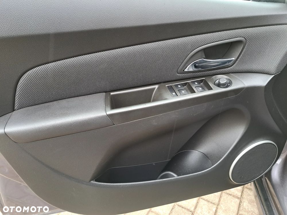 Chevrolet Cruze - 29