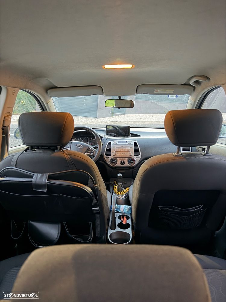 Hyundai i20 1.2 Classic ESP - 8