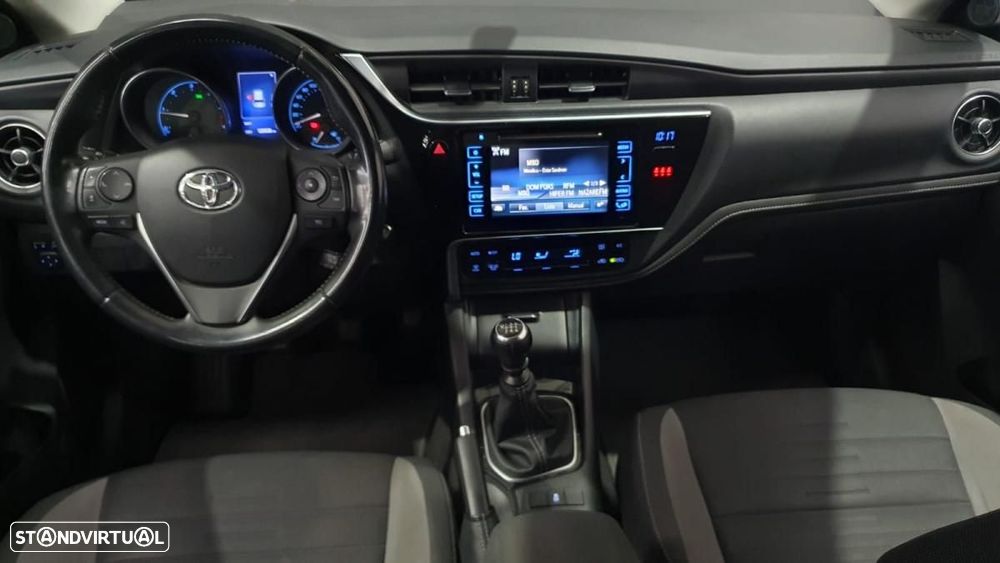 Toyota Auris 1.4 D-4D Com. +P.Techno+P.Sport - 21