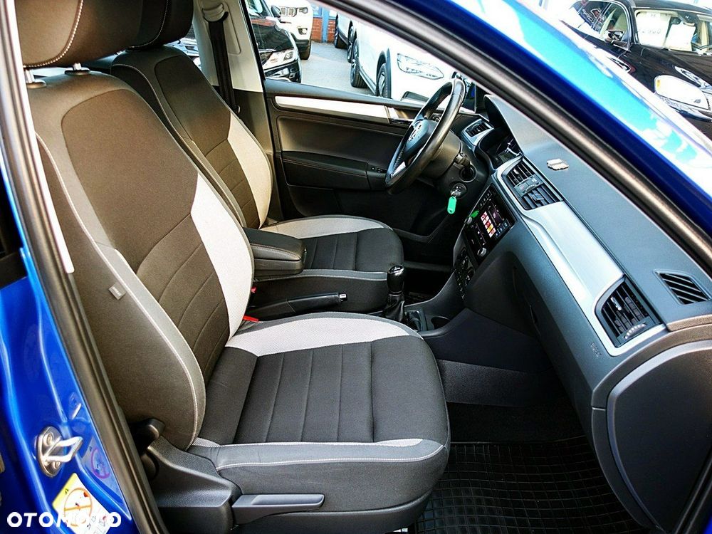 Skoda RAPID - 12