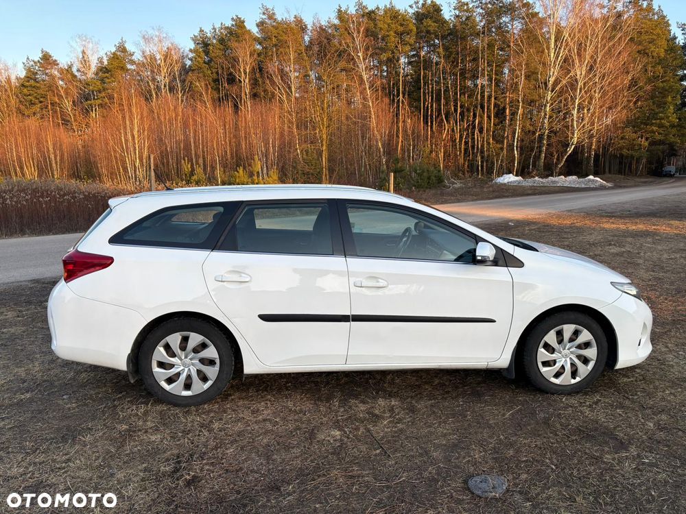 Toyota Auris - 4